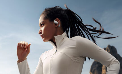 cro ponuda,MKT_HQ_Moose_Lifestyle Shot_Running _Grey_20250206
